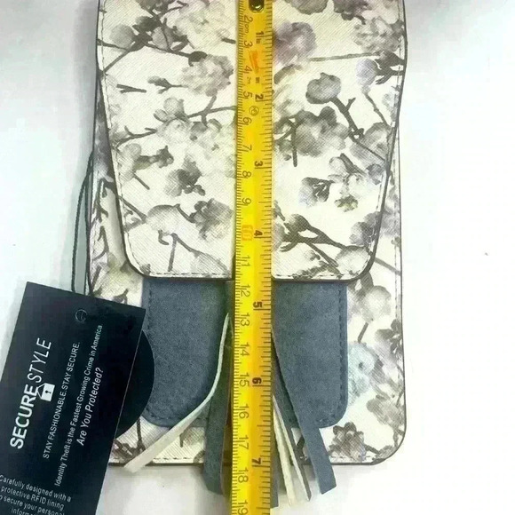 K.Carroll Harper Crossbody belt phone wallet case identity left RFID lining - Picture 7 of 8